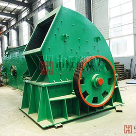 河南鄭州錘式移動(dòng)石料破碎站破碎機(jī)廠家