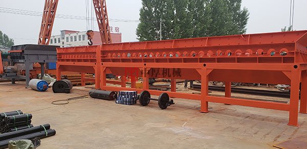 鄭州中厚機(jī)械第五代泥石分離機(jī)
