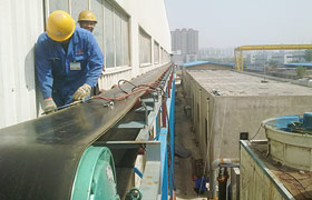 河南省中厚機(jī)械長距離皮帶輸送機(jī)安裝現(xiàn)場